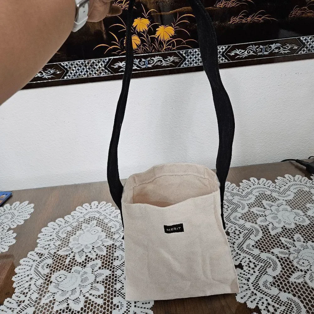 Merit Bag - Picture 1 of 9